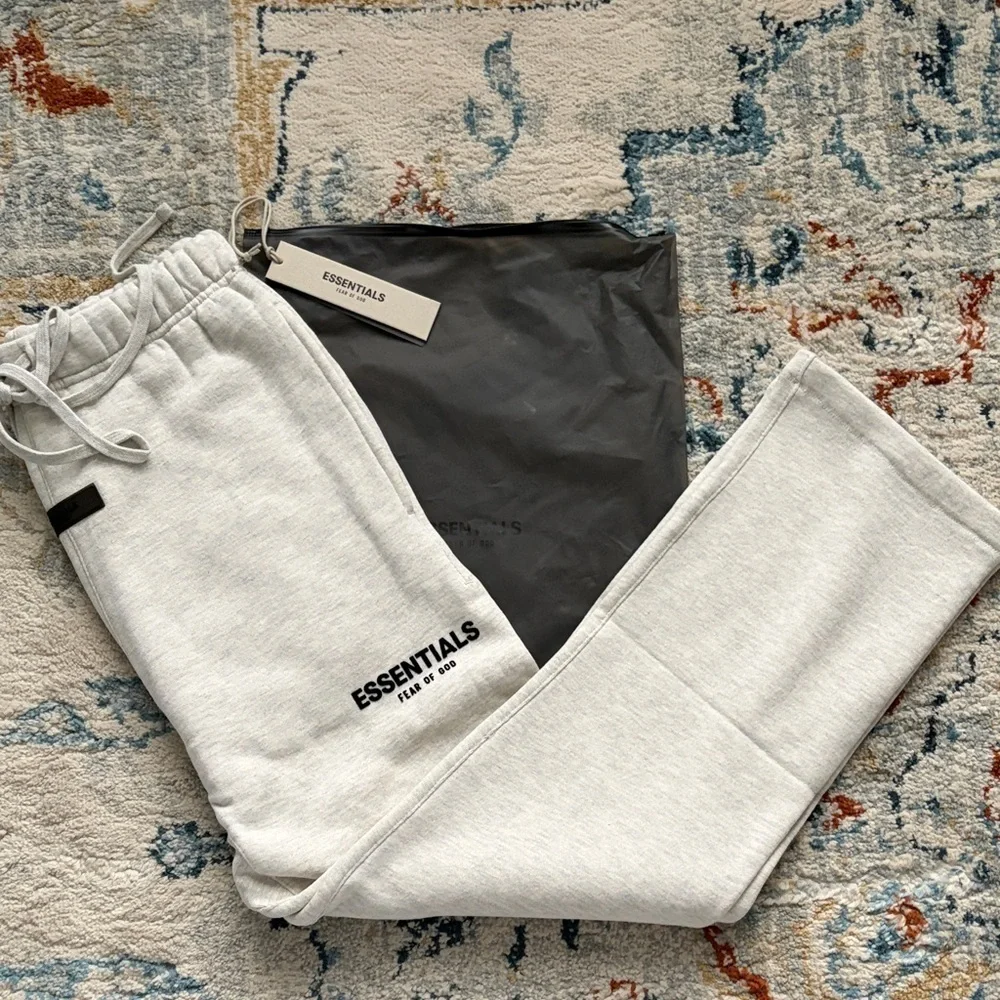 Essentials Fear Of God Relaxed Sweatpants Light Oatmeal Size M - Picture 2 of 6